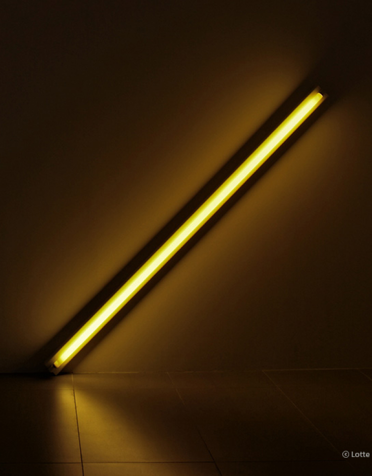 Dan Flavin, the diagonal of May 25, 1963 (to Constantin Brancusi), 1963.